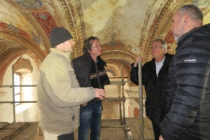 Členovia projektového tímu T. Lupták, P. Gomboš, J. Krcho s izraelským konzervátorom G. Solarom v Starej synagóge  
